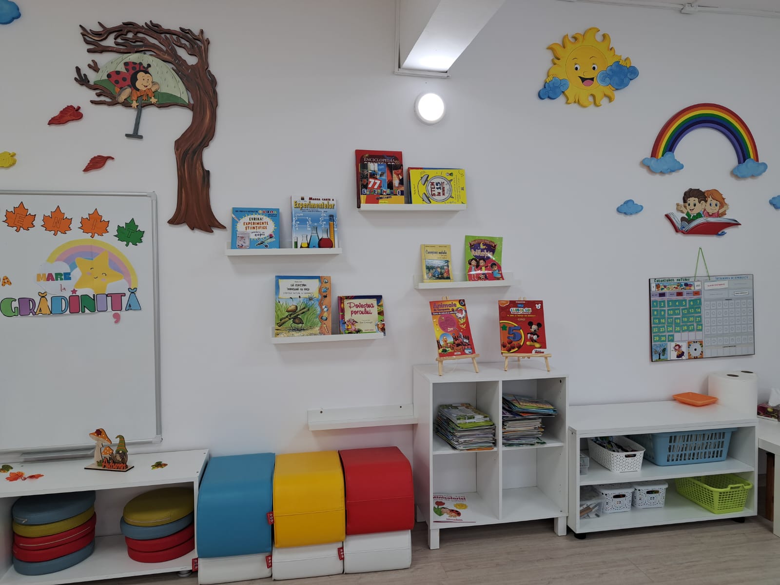 Mobilier de grădiniță și pavoazare