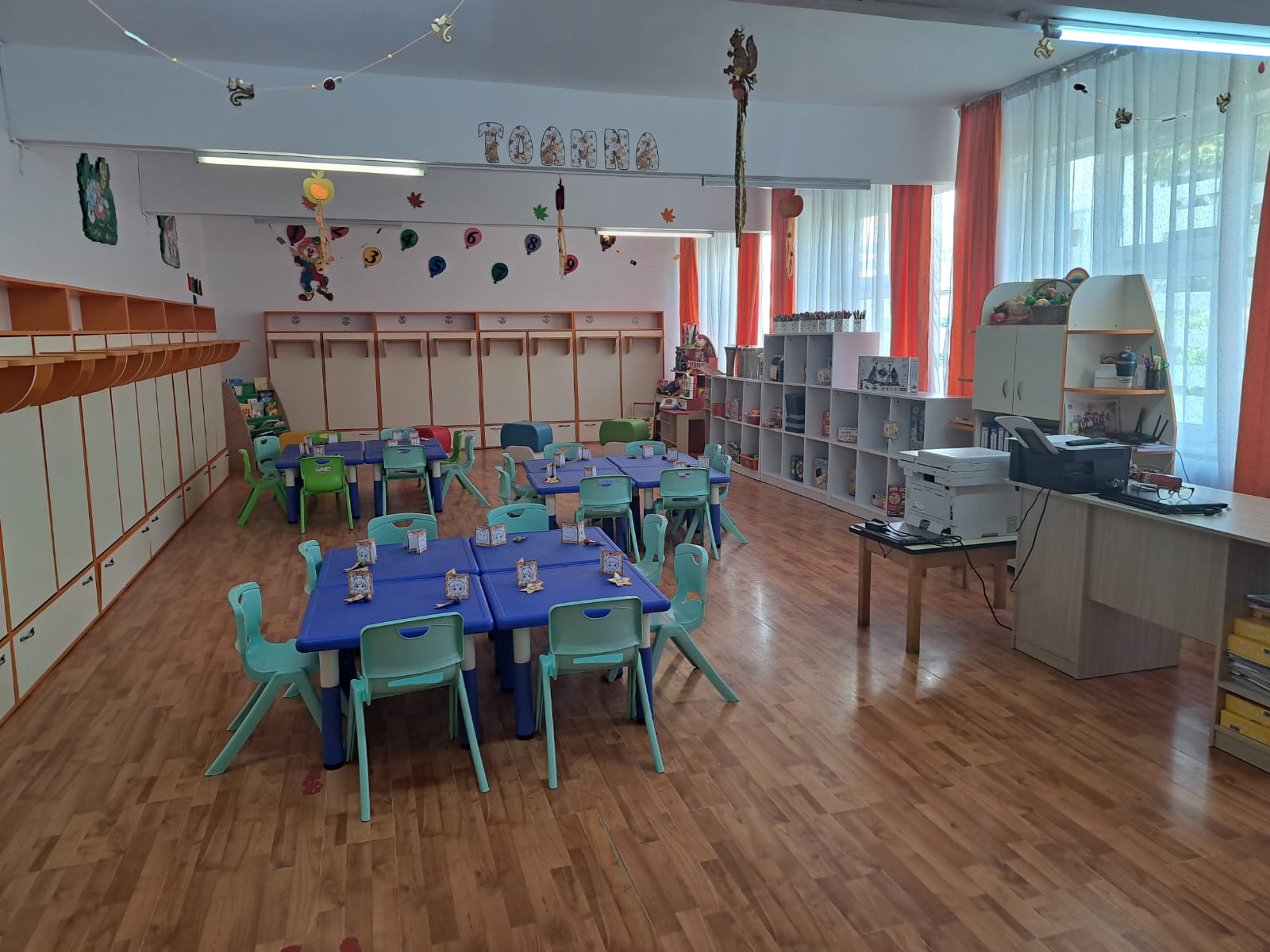 Sală de grupă unde sunt educați preșcolarii